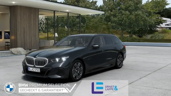 BMW 550e xDrive Tour M Sport -- AHK Pano HUD B&W