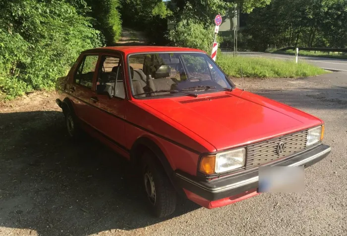 Volkswagen VW Jetta 1