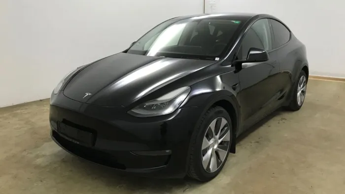 Tesla Model Y Long Range Dual Motor AHK A.pilot Pr. In