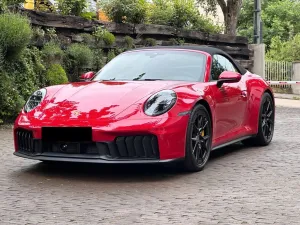 Porsche 911 4 GTS / KERAMIC / LIFT / SBELÜFT / KEYLESS