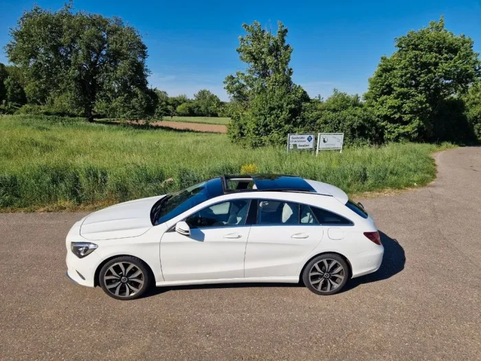 Mercedes-Benz CLA 180 Shooting Brake -