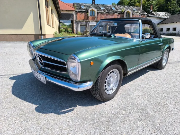 Mercedes-Benz SL 230