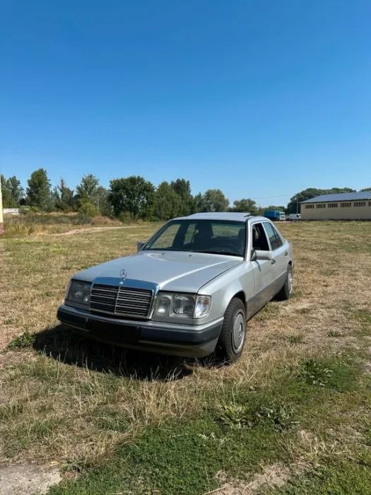 Mercedes-Benz Mercedes Benz 260E