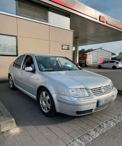 Volkswagen VW Bora Limousine (BJ 2004) Frischer TÜV *...