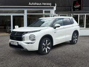 Mitsubishi Outlander 2.4L PHEV TOP Luxury-Paket
