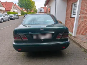 Mercedes-Benz E240