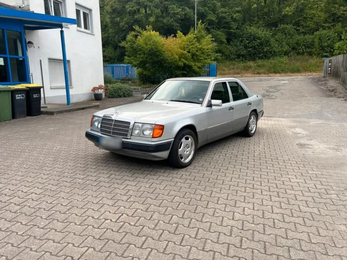 Mercedes-Benz Mercedes Benz W124 320