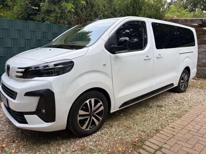 Peugeot Traveller Diesel 180 EAT8 Active L3 Active