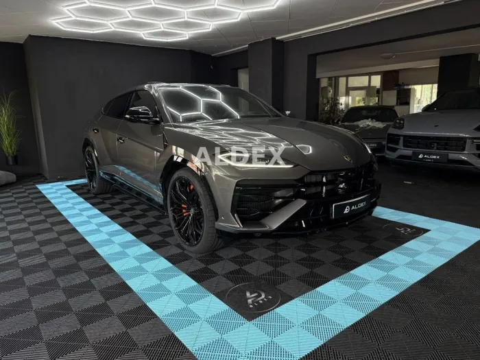 Lamborghini Urus SE DARK+CARBON PACK°PANO°BLACK STYLE°B&O 3D