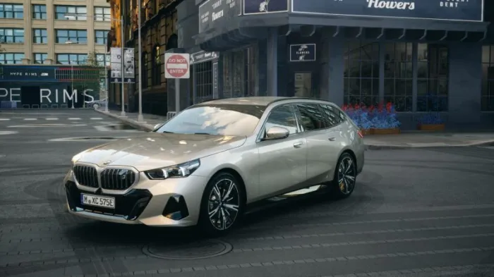 BMW i5 xDrive40 Touring