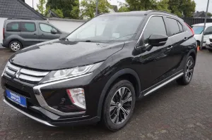 Mitsubishi Eclipse Cross Intro Edition 4WD Kamera;LED
