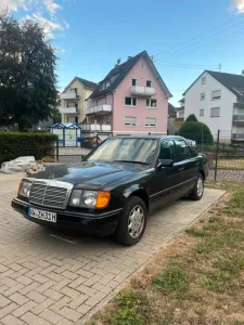 Mercedes-Benz Mercedes w124 e260/6 Zylinder*TÜV 7/27- Gr...
