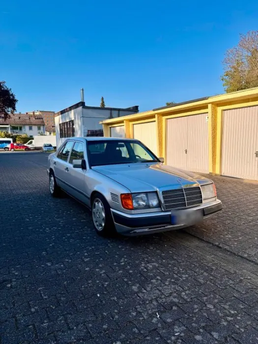 Mercedes-Benz 250 Turbodiesel H-Kennzeiche...