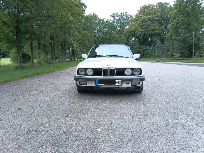 BMW 323