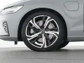 Volvo V60 T8 AWD Ultra Dark B&W-SOUND*360°AHK*MASSAGE