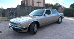 Jaguar Daimler XJ40