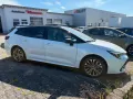 Toyota Corolla 1.8 TS Hybrid Black and White