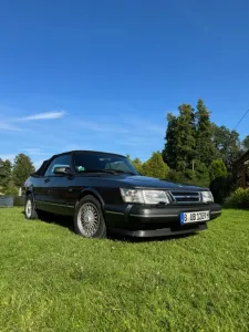 Saab 900