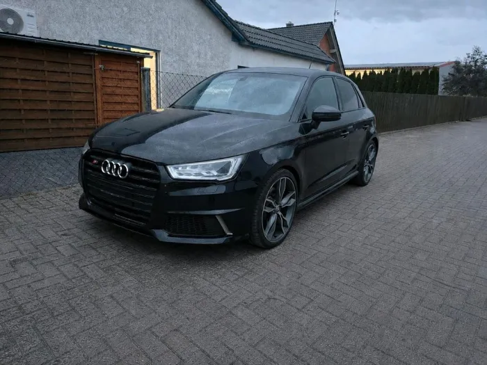 Audi S1 quattro  Top Zustand  viele hoch...