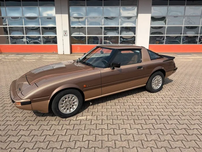 Mazda rx7 RX-7
