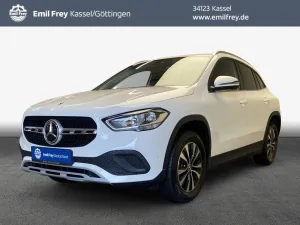 Mercedes-Benz GLA 250 e 8G-DCT Style-Park-Kam-AHK-Shz