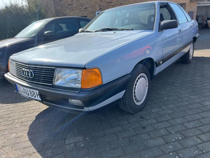 Audi 100 2.0 E 5 Zylinder / SERVO / SHD / H-ZULASSUNG
