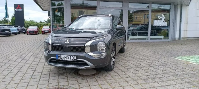 Mitsubishi Outlander 2.4L PHEV TOP 2-Farb