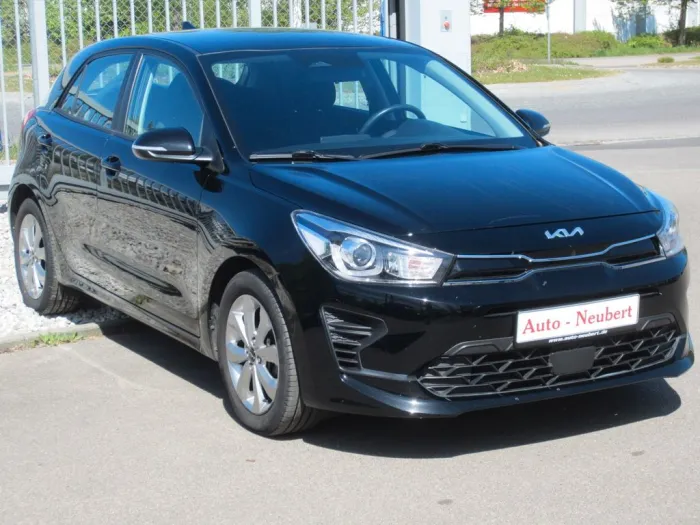 Kia Rio Vision