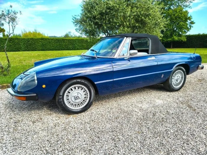 Alfa Romeo Duetto Spider 2000 Blu Interni Beige 