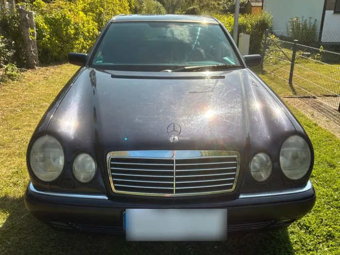 Mercedes-Benz Mercedes E 230 W210