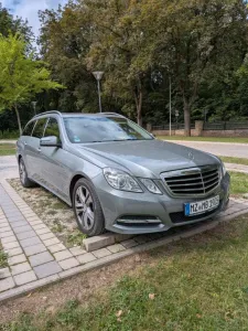 Mercedes-Benz 220