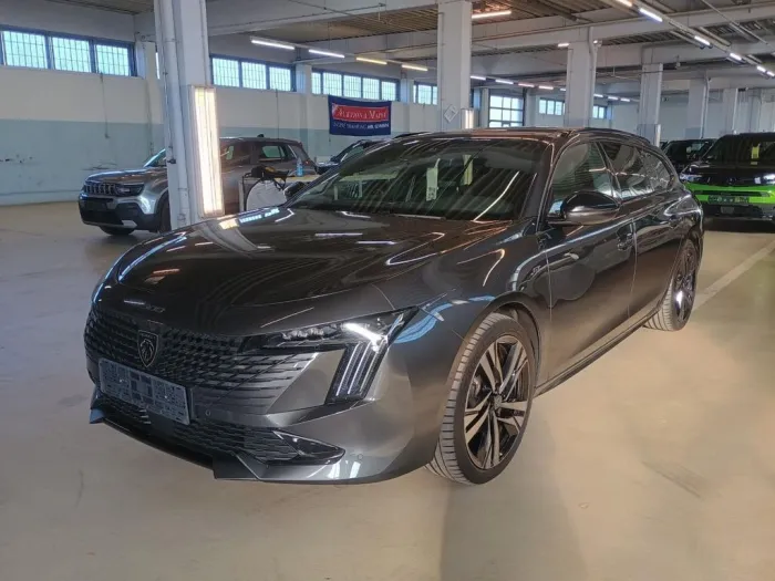 Peugeot 508 130 EAT8 GT LED*PANO*KEYLESS*KAM*AHK*ACC