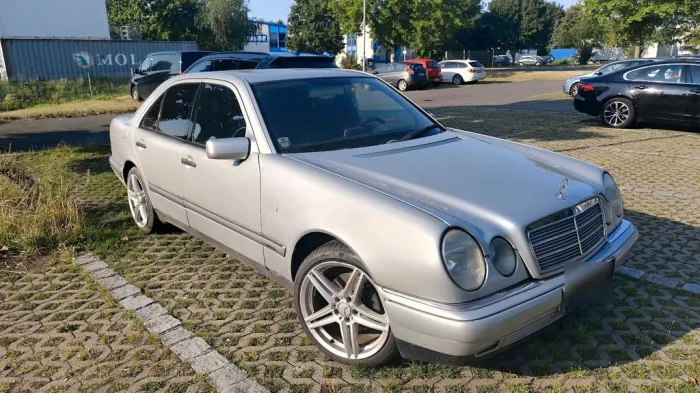 Mercedes-Benz Mercedes E320 TÜV 01/2029, wenig km