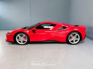 Ferrari SF90 Spider, Daytona Racing Seats, Lift