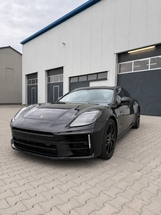 Porsche Panamera 4 E-Hybrid 
