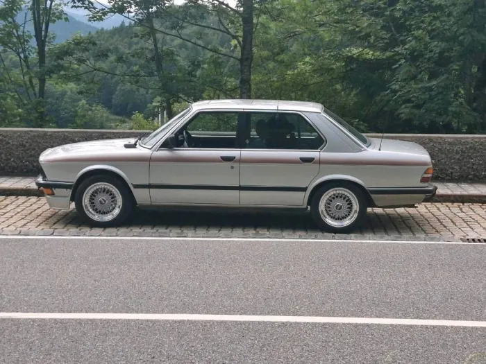 BMW E28 528i oldtimer neu tüv
