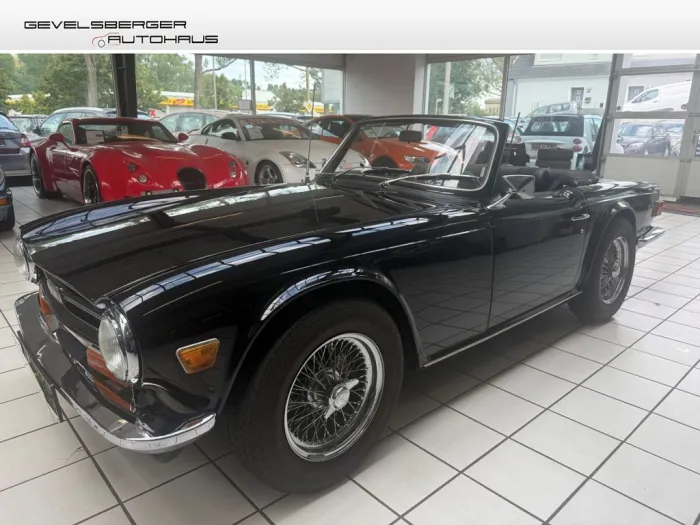 Triumph TR6 Pi mit Overdrive Weber Doppelvergaser Speich
