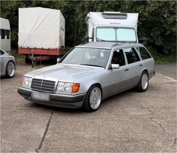 Mercedes-Benz Mercedes Benz W124 T-Modell 320TE Oldtimer