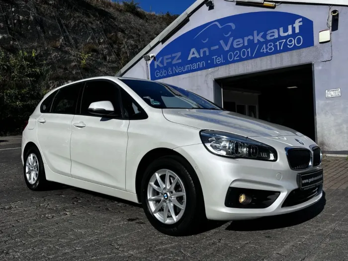 BMW 218i Active Tourer Aut. Advant. Navi LED DAB Ahk