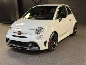 Abarth 595 esseesse/AKRAPOVIC/CarbonSchal/LED/Navi/BEAT