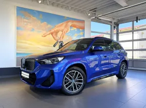 BMW iX1 eDr.20 M SPORT KAM+AHK+HARM+SPUR+KOMF+MEMORY