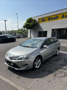 Toyota Avensis Combi 1,8-l-Valvematic Multidrive S ...