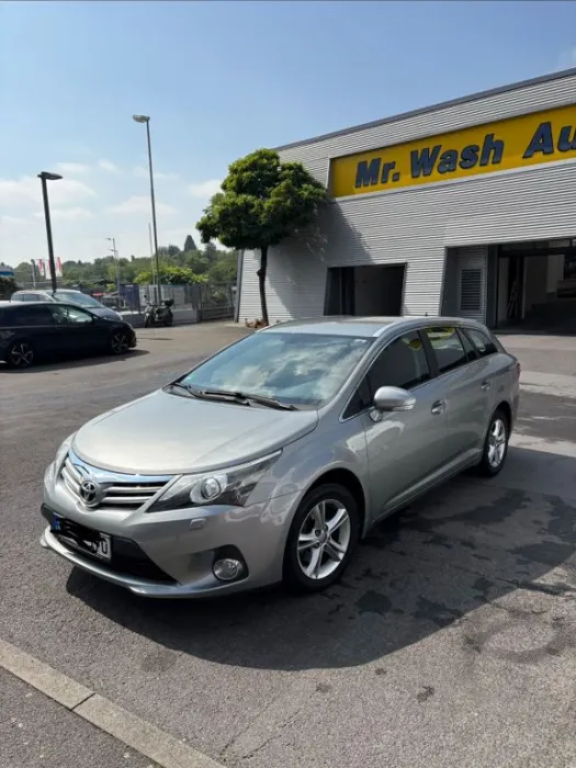 Toyota Avensis Combi 1,8-l-Valvematic Multidrive S ...