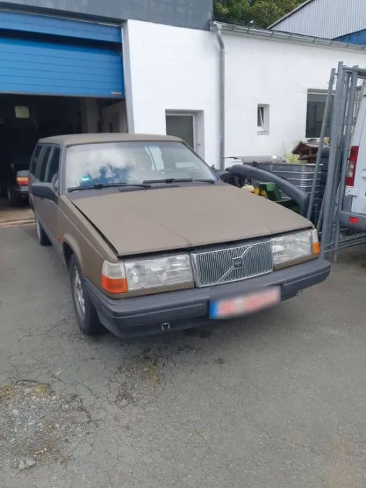 Volvo 945 mit Seilwinde am Heck- viele Tei...