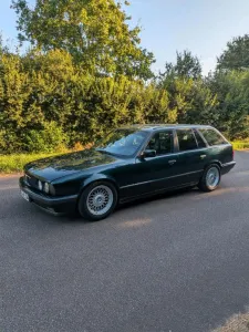 BMW E34 Touring 525i Klima  Panorama Oxfordgrün