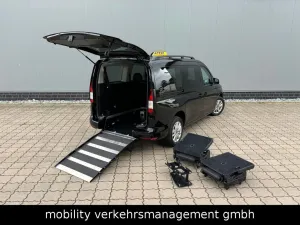 Volkswagen Caddy Maxi LED Taxi Rollstuhlumbau 7-Sitzer DSG