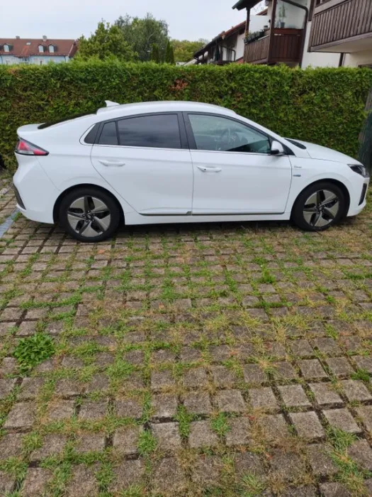 Hyundai IONIQ 1.6l GDi PLUG-IN HYBRID Premium Premium