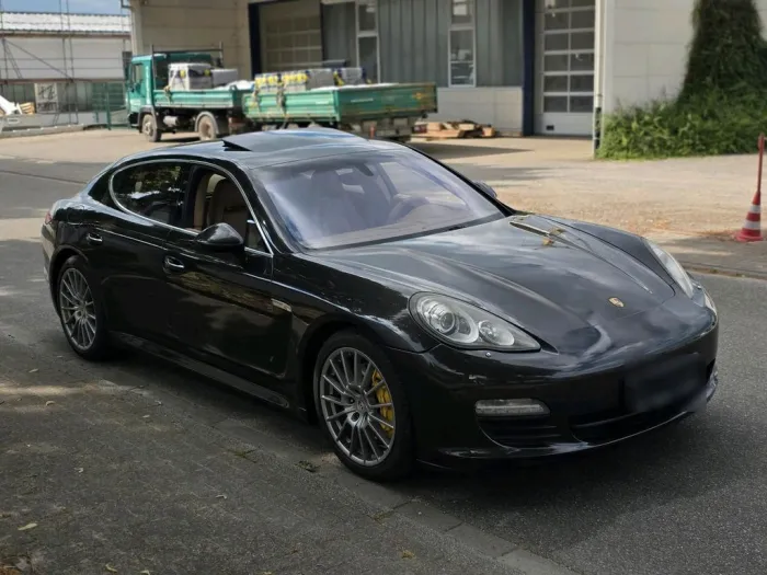 Porsche Panmera S  mit neuen TÜV sehr gepf...