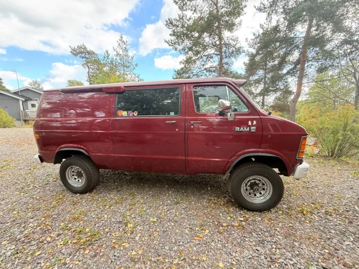 Dodge B350 Quigley 4x4