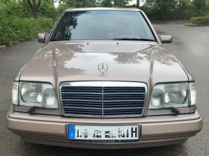 Mercedes-Benz E220 W124 Klima Automatik eSSD SRA rosenholz